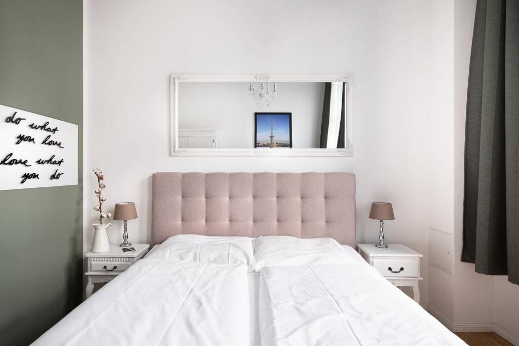 Sc 05 By Rockchair Apartments L Superhost Status L 2 Bedrooms Boxspringbeds Balcony Elevator - Cozy Family & Business Flair Welcomes You! برلين المظهر الخارجي الصورة