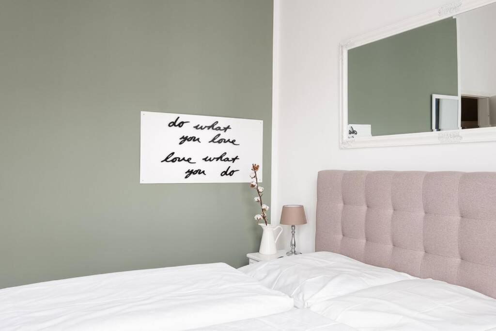 Sc 05 By Rockchair Apartments L Superhost Status L 2 Bedrooms Boxspringbeds Balcony Elevator - Cozy Family & Business Flair Welcomes You! برلين المظهر الخارجي الصورة